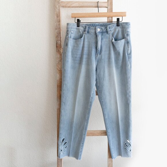 Soft Surroundings Catalina Women’s Sz 14 Jeans Light Wash Cutout Cropped Raw Hem - Picture 3 of 7